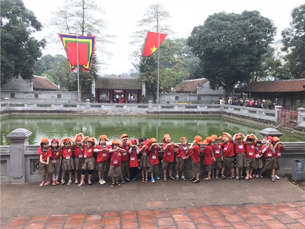 Tham quan Văn Miếu - Xem biểu diễn nghệ thuật tại nhà hát Tuổi Trẻ (13).JPG